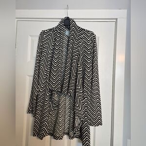 Skies Are Blue Monochrome Chevron Knit